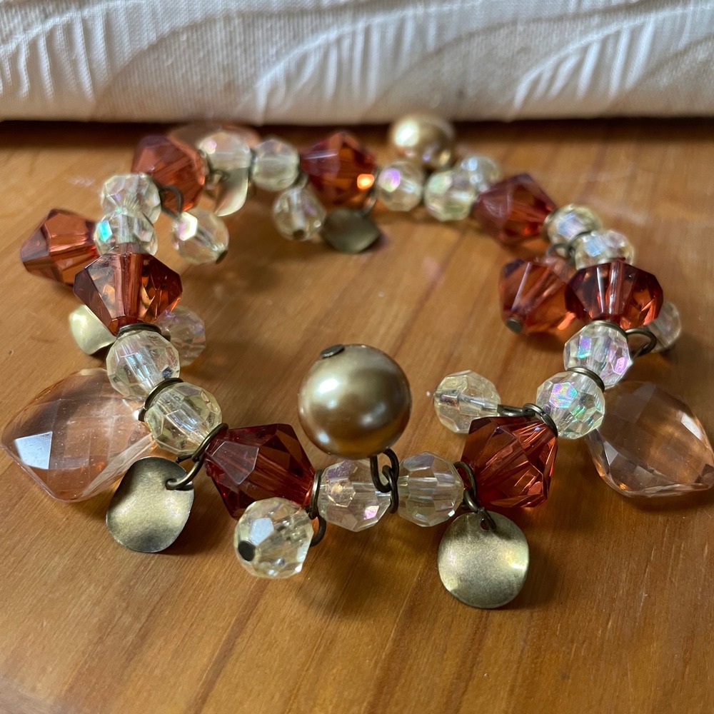 Premier Designs Amber tone Beaded Stretch‎ Bracelet Brass Charms Faux Pearl NEW